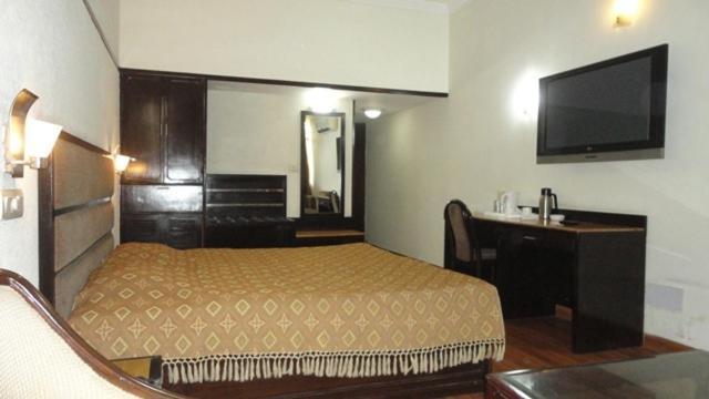 Itsy By Treebo - Southend Hotel Chandigarh Room photo